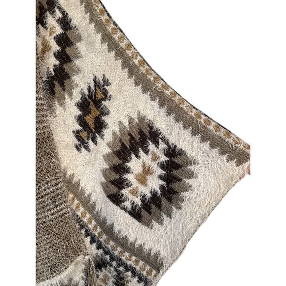 Nostalgia Women's Southwest Sweater Knit Wrap w/ Fringe Hem One Size Multi NWOT - Picture 3 of 8
